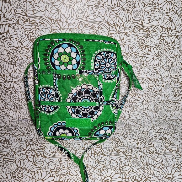 Vera Bradley~Cupcakes Green~Mini Hipster Crossbody - Picture 5 of 8